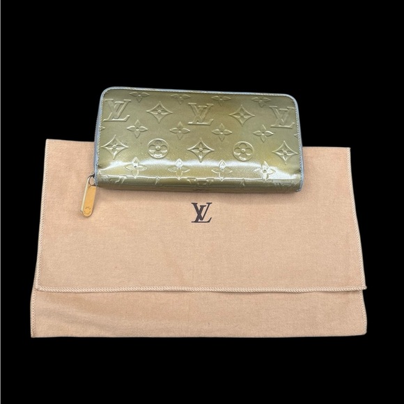 Louis Vuitton Gold Vernis Zippy Long Wallet w/ LV Dust Bag- GUC - Picture 10 of 10